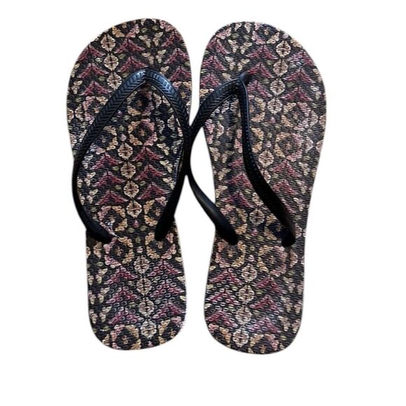 Custom designed  rubber flip flops size 6 EUC 
No box - Picture 1 of 7